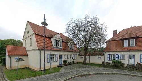 Foto - 3 Reihenhäuser auf großem Grundstück