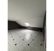 3-Zimmer-DG-Wohnung ca. 100 qm mit Balkon in Velbert