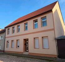10 Zimmer Haus mit Hof und Hinterhof frisch Renoviert komplett - Sonnewalde