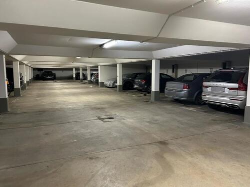 Foto - Tiefgarage Stellplatz - 80,00&nbsp;EUR Miete,