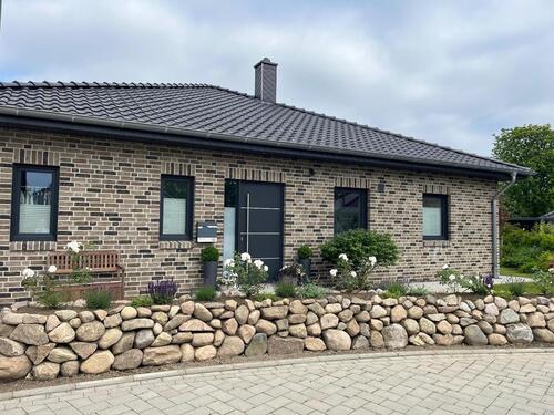 Foto - Energieeffizientes, neuwertiges EFH in Feldrandlage