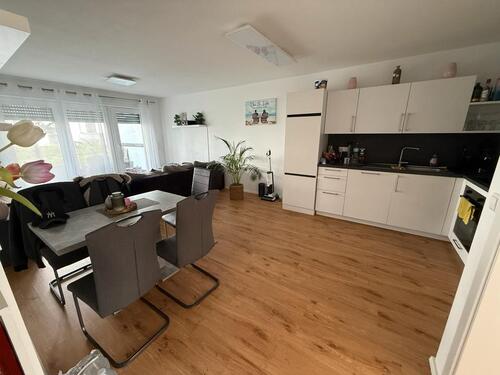 Foto - 4 Zimmer mit EBK und Terrasse ab 01.04 zu vermieten