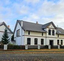 Geräumige 5-Zimmer-Wohnung mit Grundstück, Garage und Teich - Lewitzrand