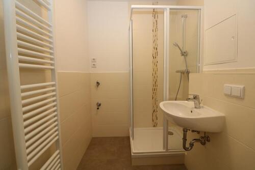 Foto - Die heißen Tage können kommen...3-RW mit Dusche & Balkon!