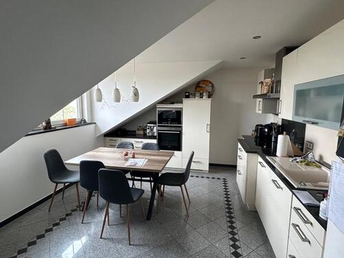 Foto - Moderne 2-Zimmer-Dachgeschosswohnung mit EBK, Klima & Stellpla