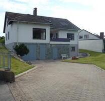 Große 3 Zimmer Wohnung - 1.050,00&nbsp;EUR Kaltmiete, ca.&nbsp; 144,00&nbsp;m&sup2; in Röttenbach (PLZ: 91187)