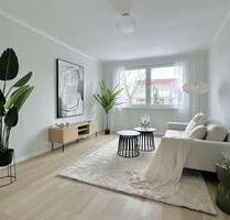 Erstbezug nach Sanierung: Moderne 2-Zi.-Wohnung mit Einbauküche, Balkon und PKW-Stellplatz - Sanitz
