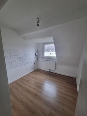 Foto - 2 Zimmer Dachgeschoßwohnung zur Miete in Duisburg