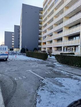 Foto - KFZ-Stellplatz nähe Audimuseum - 40,00&nbsp;EUR Miete,