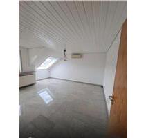 2-Zimmer-Wohnung (57 m²) mit Balkon & TG-Stellplatz - Kirchheim unter Teck