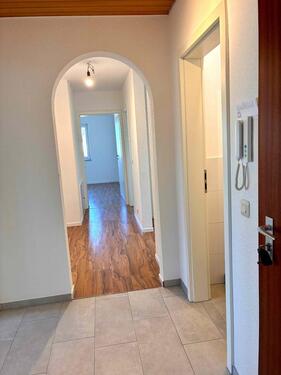 Foto - Ruhige 3-Zimmer-Wohnung mit Balkon, Fußbodenheizung & TG