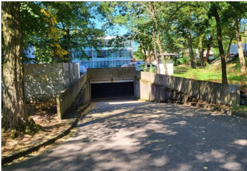 Foto - Vermietung Tiefgaragenstellplatz Leverkusen Wiesdorf Weiherstr.