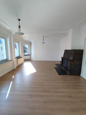 Foto - Charmante 3 Zimmerwohnung mit Wintergarten und Kamin