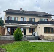 Gediegene und lichtdurchflutete 4-Zimmer-Erdgeschosswohnung mit Garten in Leverkusen-Bürrig