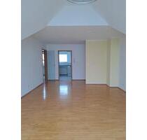 Elegantes Wohnen in Adelsdorf - 870,00 EUR Kaltmiete, ca.  77,00 m² in Adelsdorf (PLZ: 91325)