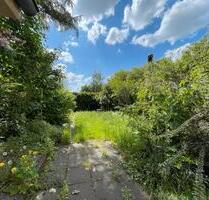 Wohnhaus mit Garten, Terrasse und Geschäftseinheit - Kronberg im Taunus