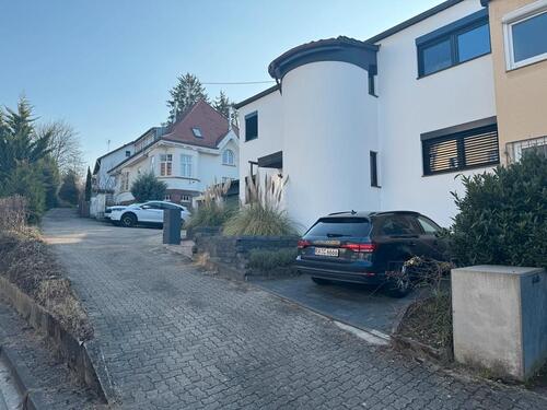 Foto - Modernisiertes Haus mit 6,5 Zimmern und Garage in Karlsruhe