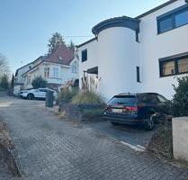 Modernisiertes Haus mit 6,5 Zimmern und Garage in Karlsruhe