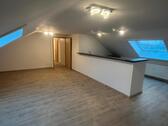 Foto - Dachgeschoss Wohnung 3 Zimmer mit Küche und Stellplatz