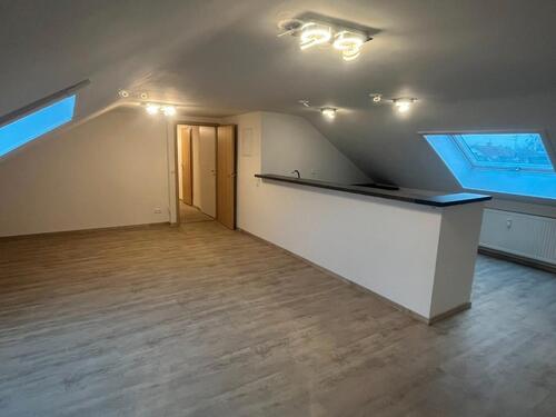 Foto - Dachgeschoss Wohnung 3 Zimmer mit Küche und Stellplatz