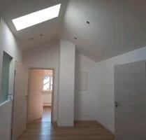 Moderne Dachgeschosswohnung - 1.000,00&nbsp;EUR Kaltmiete, ca.&nbsp; 100,00&nbsp;m&sup2; in Train (PLZ: 93358)