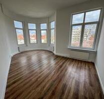 Traumhafte 4 Zimmer Wohnung mit Durchgangszimmer und großem Balkon am Martin Donandt Platz - Bremerhaven Mitte