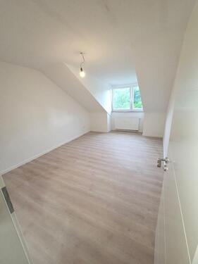 Foto - Schöne Dachgeschosswohnung in ruhiger Lage von Friemersheim zu vermieten