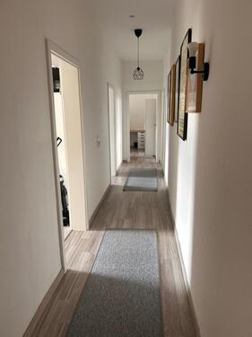 Foto - Zentrale Wohnung 93 qm 3,5 Zimmer hell zum 1.11