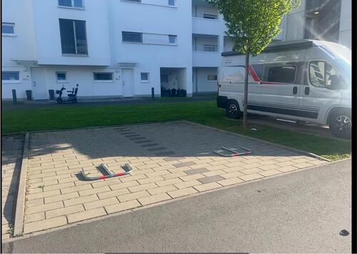 Foto - Stellplatz Parkplatz Abstellplatz für PKW, Anhänger, Transporter