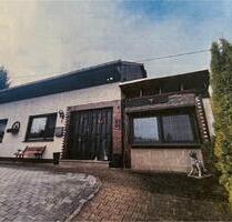 Zweifamilienhaus mit Werkstattgarage - Düngenheim