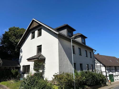 Foto - Großzügige Dachgeschosswohnung mit Balkon und KFZ Stellplatz