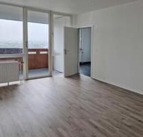 Große und frisch renovierte 3-Zimmer-Wohnung mit Balkon und zwei Bädern - Sankt Augustin