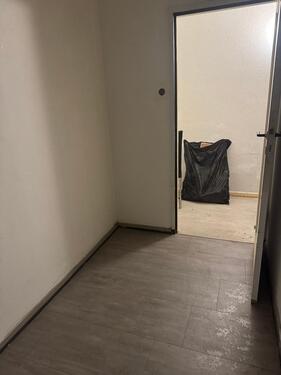 Foto - Trockener Abstellraum Lagerfläche auf dem Dachboden