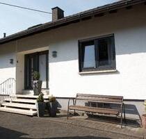 Einfamilienhaus mit Einliegerwohnung in Rennerod