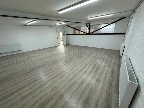 Foto - Neu sanierter Büroraum im - 560,00 EUR Kaltmiete, ca.  8,48 m²