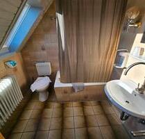 1 grosse 1 Zimmerappartment mit Bad und WC - Titisee-Neustadt