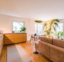 Neuwertige und sehr ruhige Wohnung mit 2 Balkonen in Trudering - München