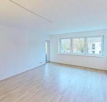 Helle 4-Zimmer-Wohnung mit BALKON und TAGESLICHTBAD - Celle Bostel