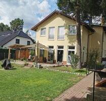 Großes EFH mit 2 Separees, Garten und Pool , Mehrgenerationenhaus - Neuenhagen bei Berlin