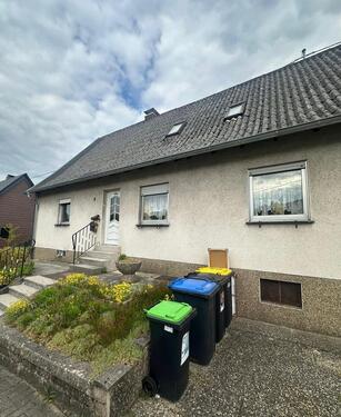 Foto - 2-3 Familienhaus mit Garten in Spiesen - freistehend