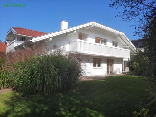 Foto - Einfamilienhaus mit Einliegerwohnung, Pool und Sauna