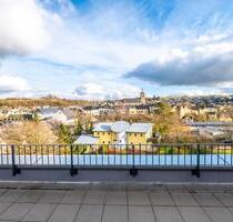 Penthouse-Traum (A+): Dachterrasse, Stadtmauer-Blick & Erstbezug - Hillesheim