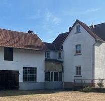 Hof Wohnhaus - kleiner Hof mit viel Potential - Burghaun