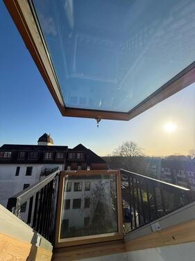 Foto - Frisch Renovierte 2 Zimmerwohnung mit neuer Küche Ruhiger Lage mit Tiefgaragenstellplatz .