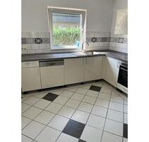 Ideal für 1-2 Personen. Großzügige 2 Zimmerwohnung mit integrierter Küche, Wintergarten, Terrasse. - Rösrath