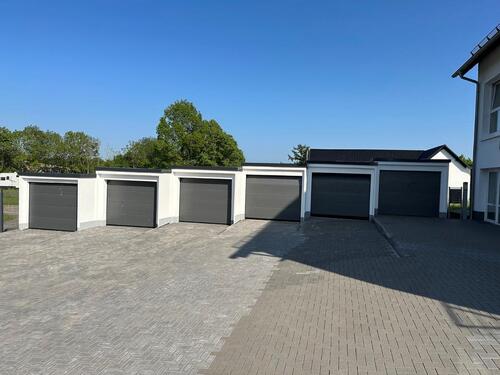 Foto - Garage mit Strom und elektrischem Sektionaltor in Drolshagen