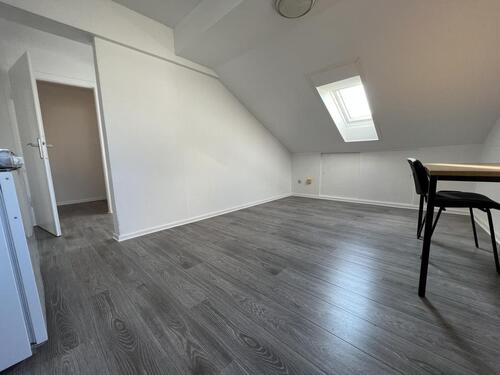 Foto - 1 Zimmer Dachgeschoßwohnung zur Miete in Wuppertal