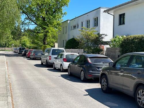 Foto - Privatverkauf mit eigenem Lift: 2-Zi, Kü, Bad, Balkon