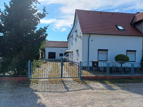 Foto - eine Doppelhaushälfte in sehr ruhiger Lage mit großem Grundstück