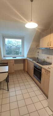 Foto - zwei Zimmerwohnung im DG mit Einbauküche zu vermieten